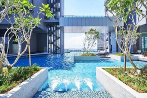 Homestay Shah Rizki at Imperio with swimming pool muslim friendly